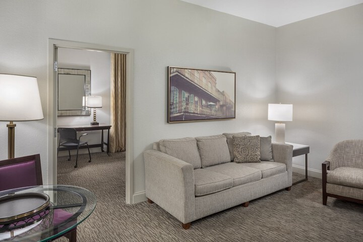 Room 35 of 112