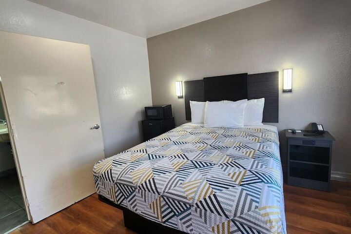 Motel 6 Conroe TX