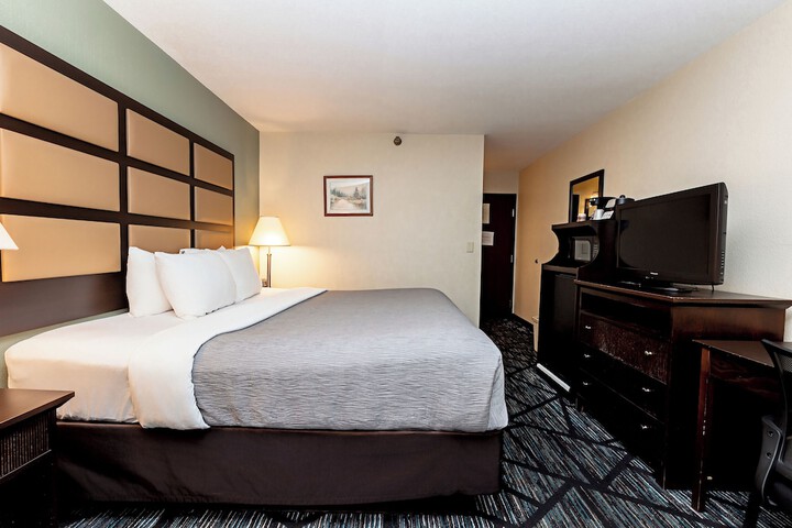 Quality Inn & Suites Marinette