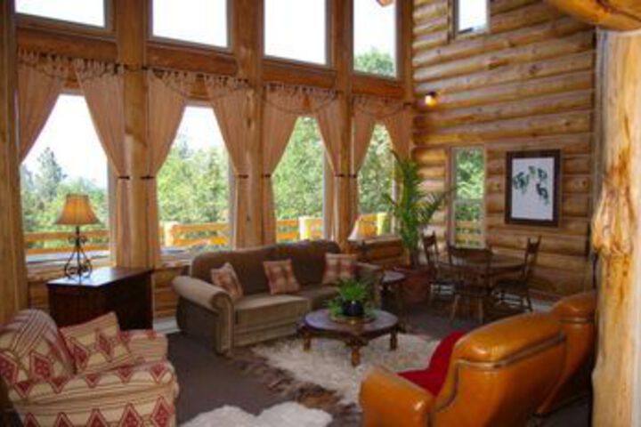 Bigfoot Lodge B & B