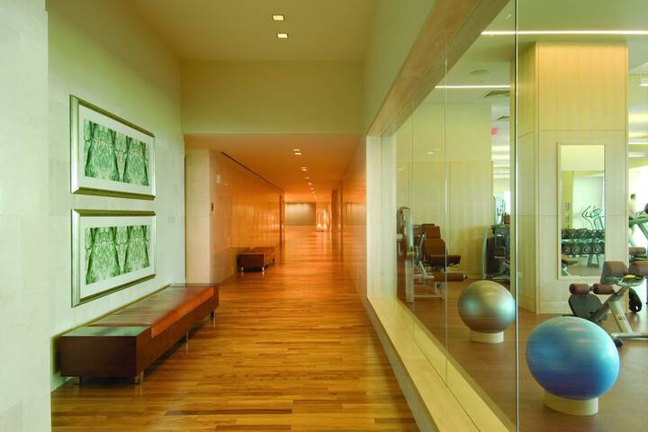 Ballroom/Hall 72 of 88