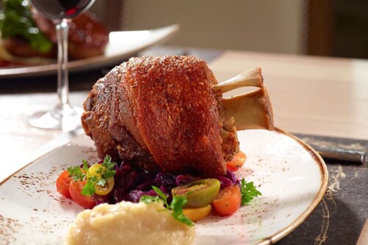 Dining 46 of 70