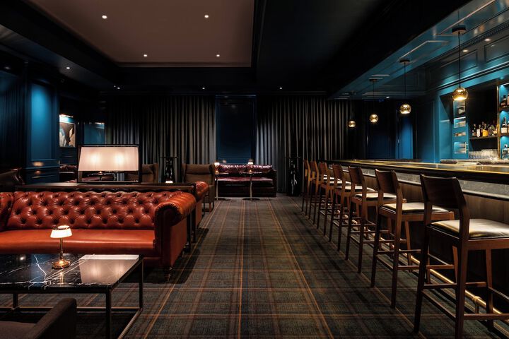 Lounge 82 of 114