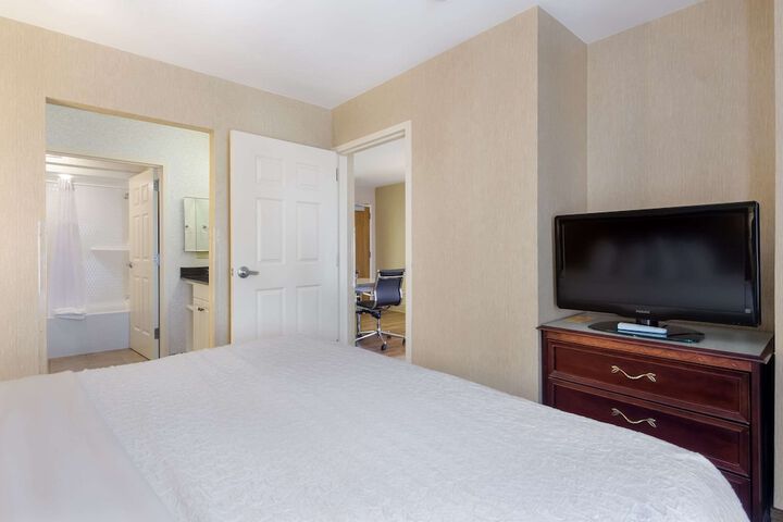 Room 17 of 26