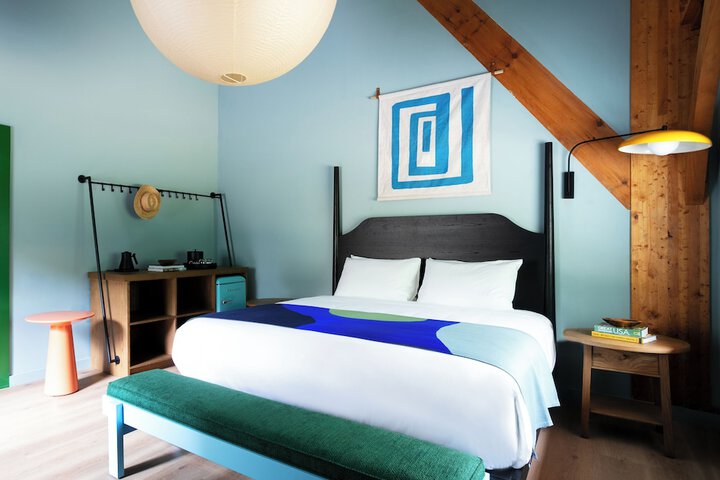 Room 16 of 65