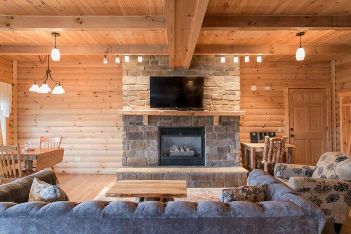 Coblentz Country Lodge by Amish Country Lodging