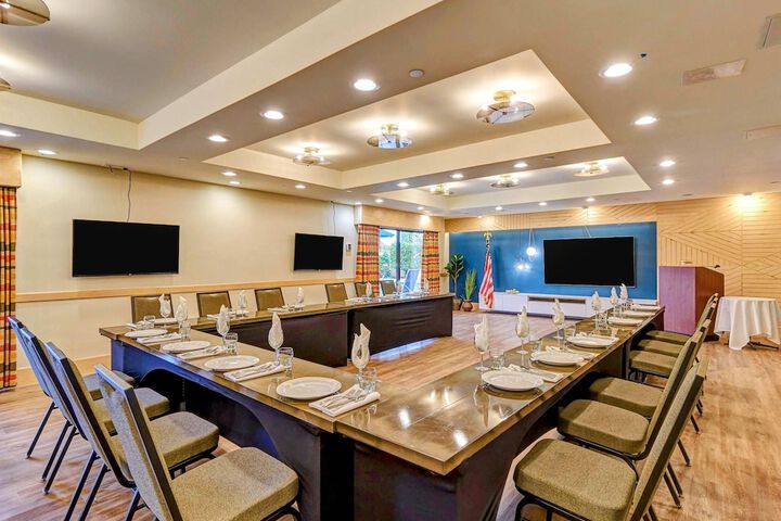 Clarion Hotel Concord / Walnut Creek