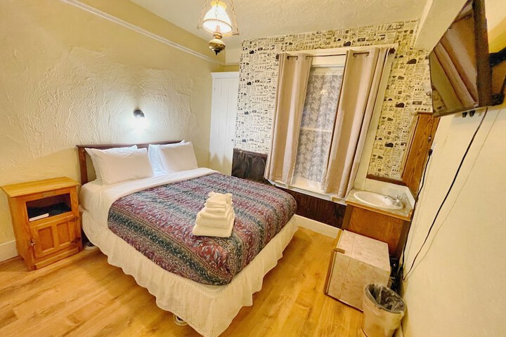 Room 55 of 92