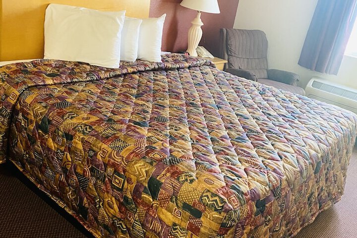 Herington Inn & Suites