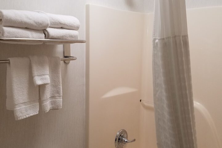 Room 32 of 68