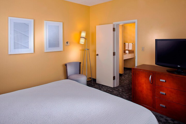 Room 10 of 29