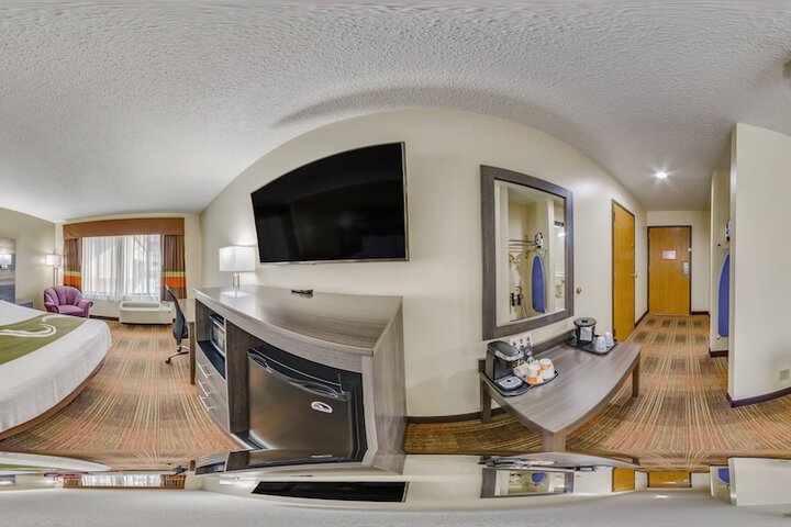 AmericInn by Wyndham Fort Atkinson