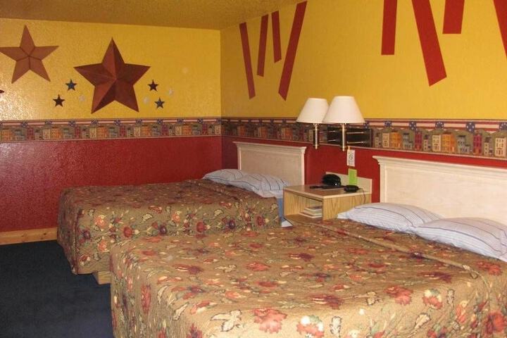 Room 15 of 33