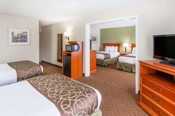 Room 10 of 24