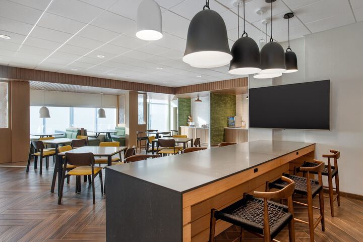 Breakfast/Coffee Service 30 of 36