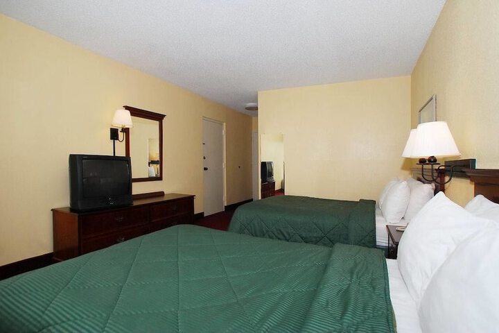 Room 27 of 48
