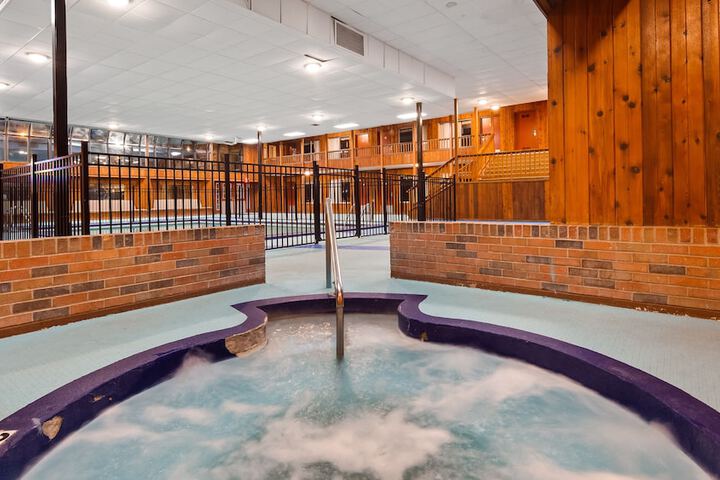 Sturgis Lodge & Suites Travelodge by Wyndham