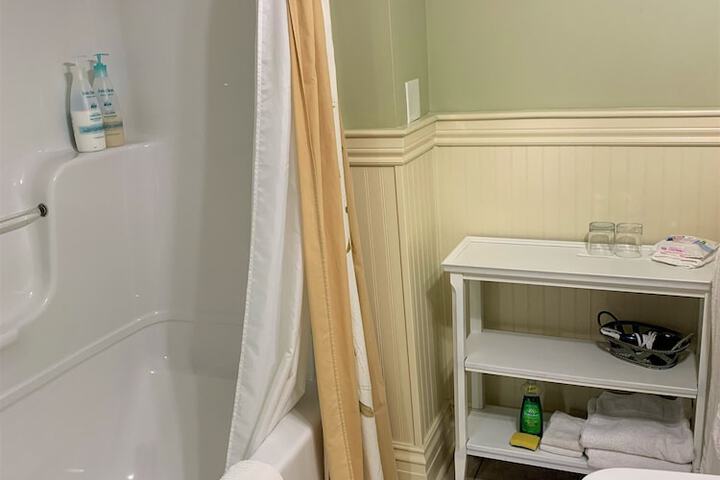 Room 20 of 37