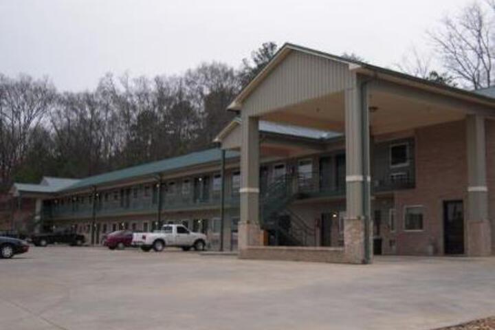 Country Hearth Inn and Suites Piedmont