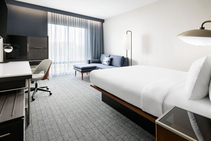 Room 11 of 23