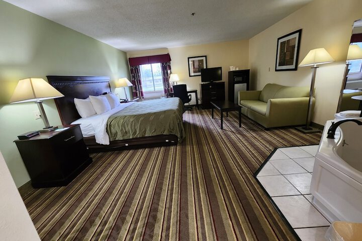 Room 13 of 28