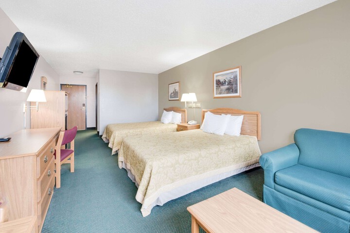 Room 6 of 13