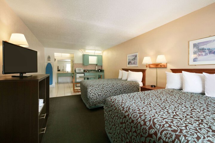 Room 15 of 30