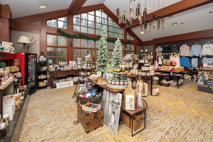 Gift Shop 50 of 52