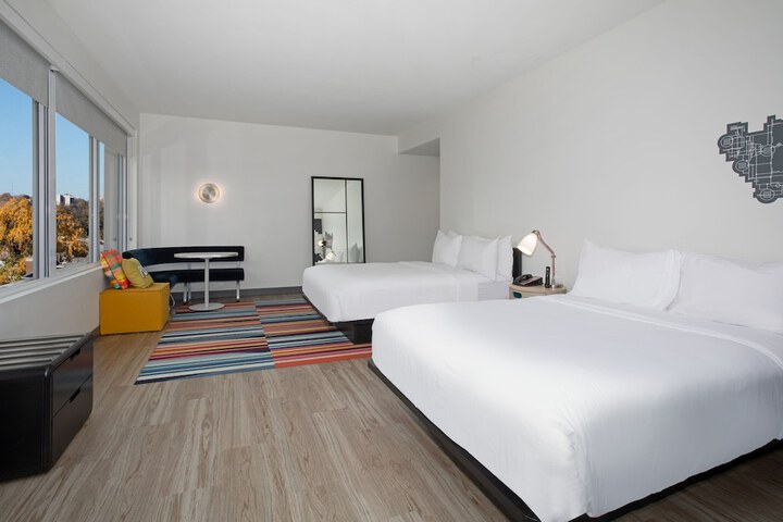 Room 13 of 25