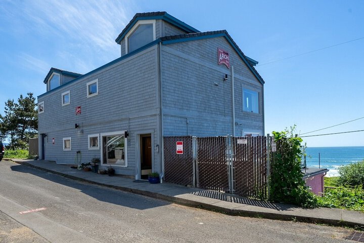 Three Arch Inn