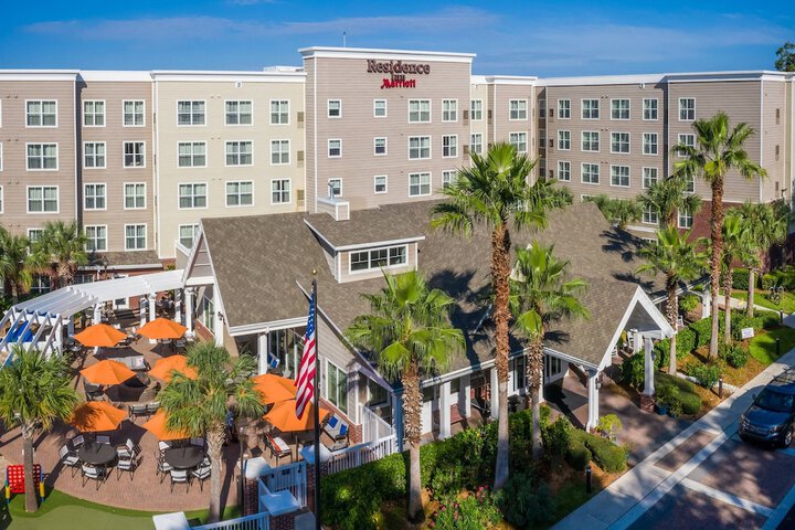 Hotel 2 of 106