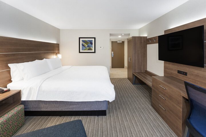 Holiday Inn Express Hotel & Suites Tilton - Lakes Region by IHG