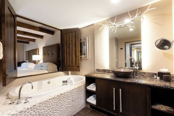 El Monte Sagrado Living Resort & Spa