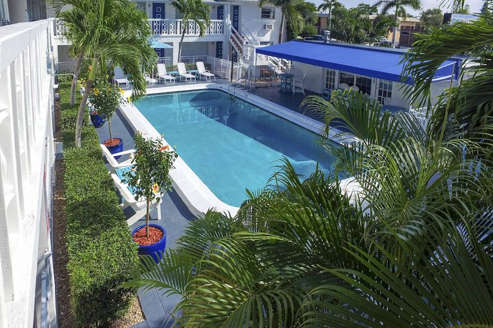 May-Dee Suites
