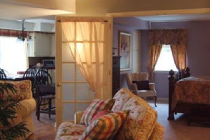 A Suite Escape Bed & Breakfast and Vacation Home