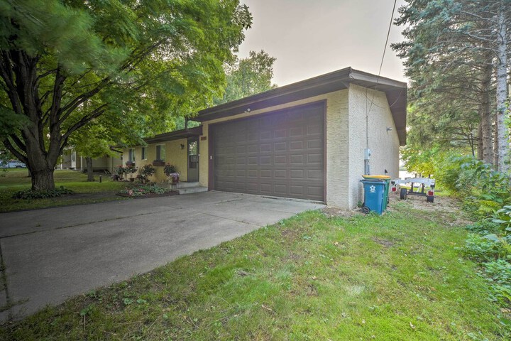 Hugo Home Direct Lake Access & Private Dock!
