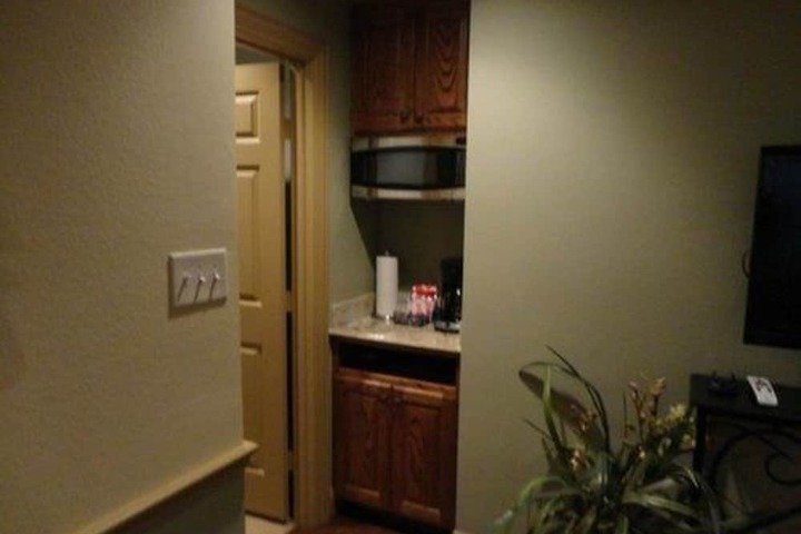 Room 28 of 60