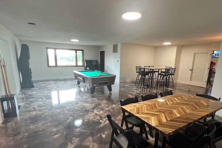 Room 8 of 10