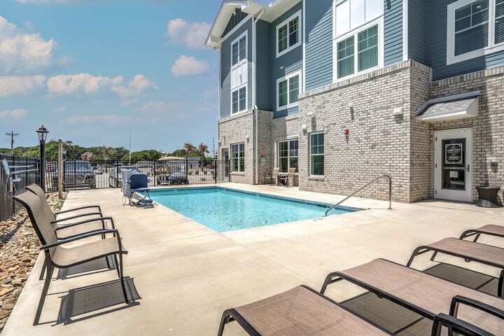 Pool 2 of 24