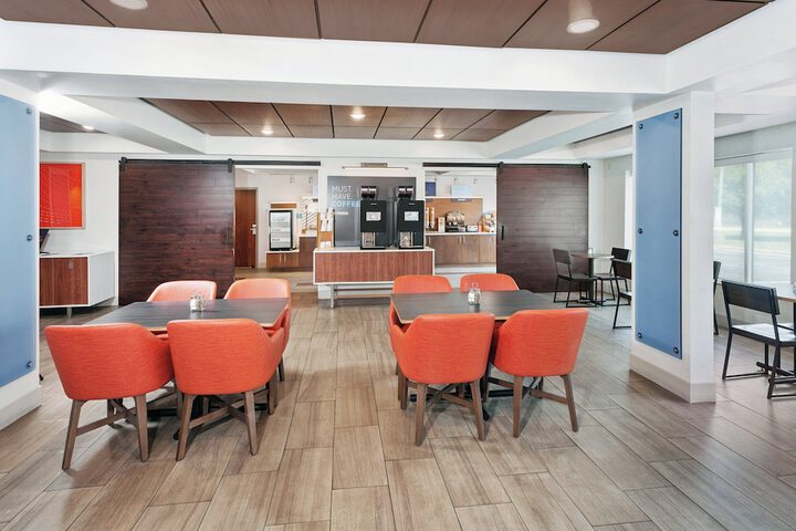 Holiday Inn Express Hotel & Suites Urbana-Champaign by IHG