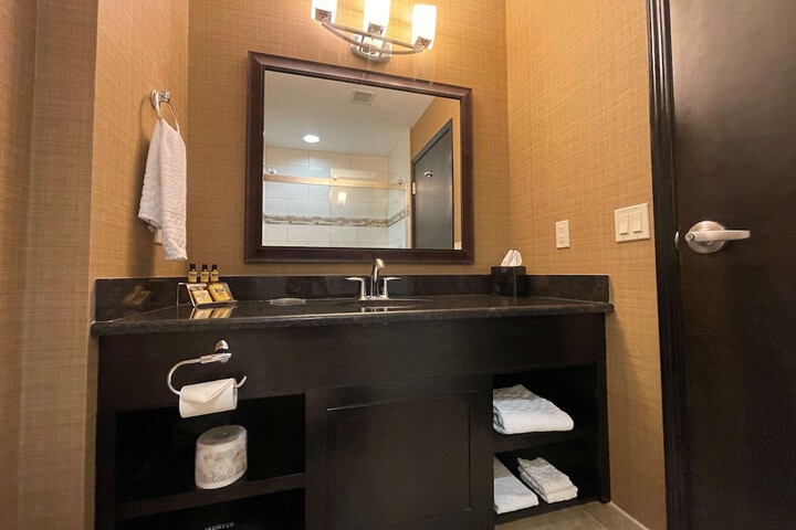 Room 17 of 39