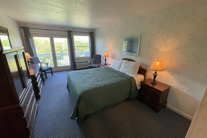 Room 10 of 24