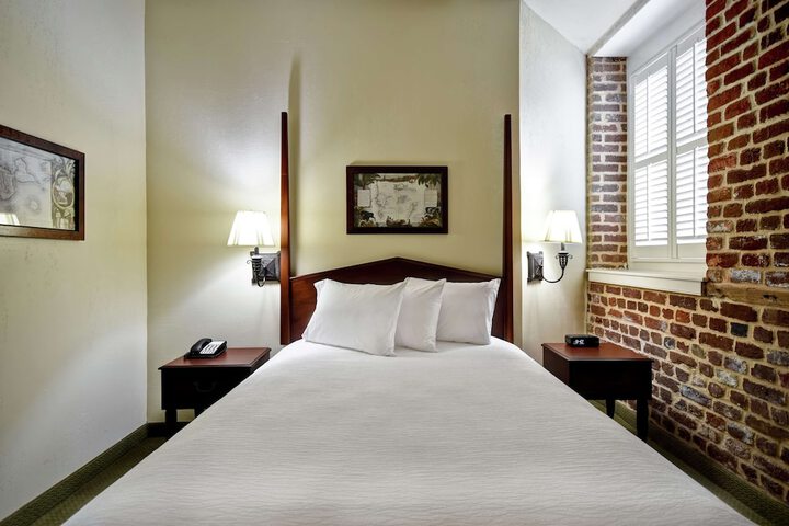 Room 18 of 46