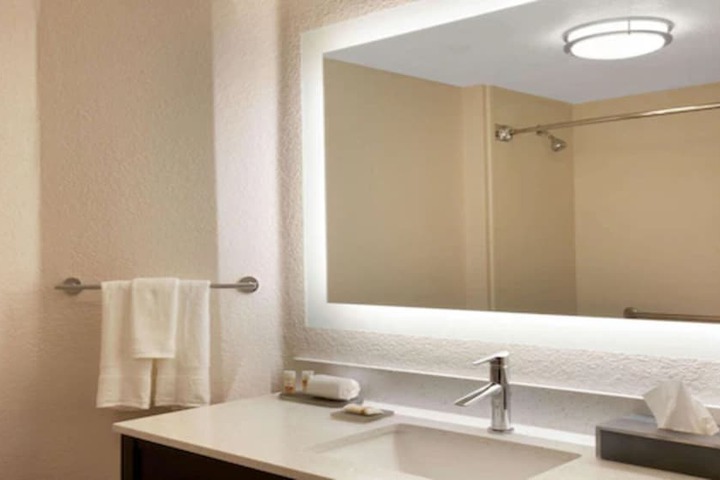 Room 15 of 23