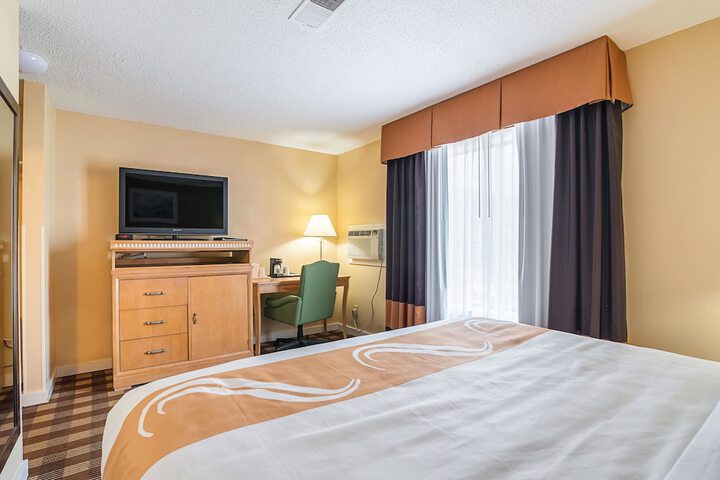 Room 15 of 37