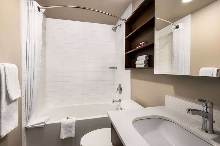 Room 15 of 40
