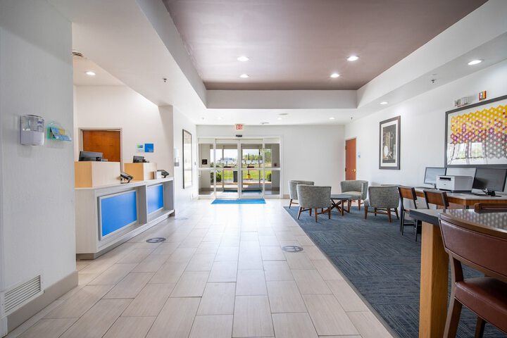 Hotel 7 of 52