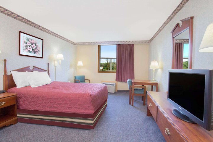 Room 12 of 34