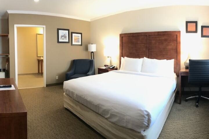 Room 25 of 136
