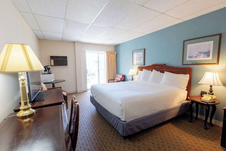 Boothbay Harbor Inn